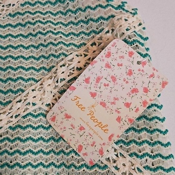 NWT Free People Ivory & Green lace peplum back cut out top size XS - Picture 8 of 11